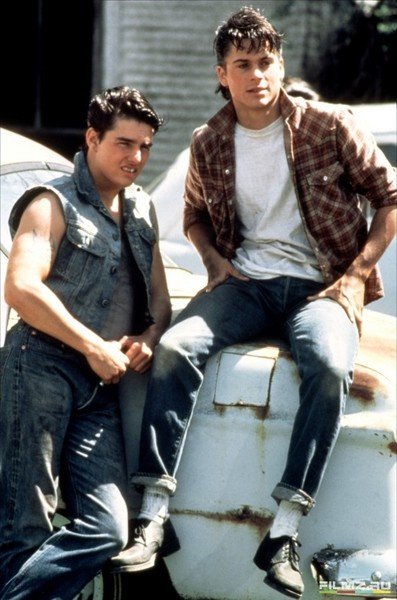 Знаменитости с неидеальными зубами