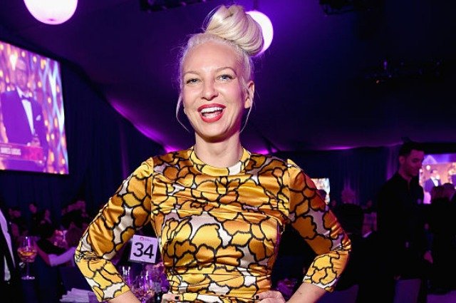 Звезды, которые стали приемными родителями