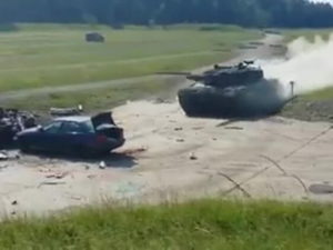 Командование ВСУ бросает против танков резервистов в легковушках