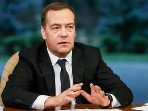 Медведев вслед за «грехами» перечислил, в чем не надо винить Россию
