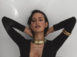 Любовница Тимати выложила пикантное селфи в прозрачном белье из дома рэпера