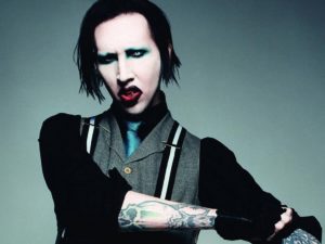 Неузнаваемый Мэрилин Мэнсон попал в объективы папарацци