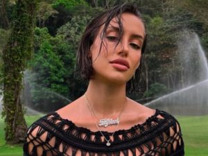 Любовница Тимати показала поклонникам едва прикрытую грудь в мини-бикини