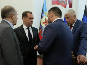 Дмитрий Медведев c руководителями силовиков посетил ЛНР