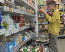 В Новосибирске 9-летнего мальчика, нашедшего просрочку, закрыли в холодильнике магазина