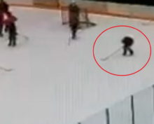 Опубликовано видео смертельного удара шайбой в грудь 14-летнего хоккеиста