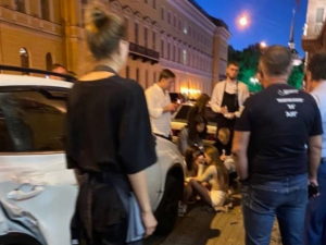 В Петербурге ошалелая от салюта лошадь едва не затоптала людей 
