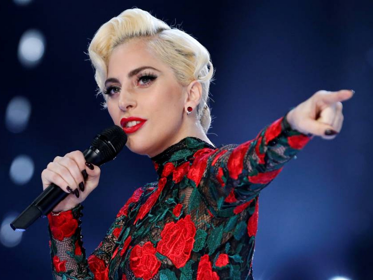 На шоу хаоса и жестокости Леди Гага ошарашила зрителей магическим трюком