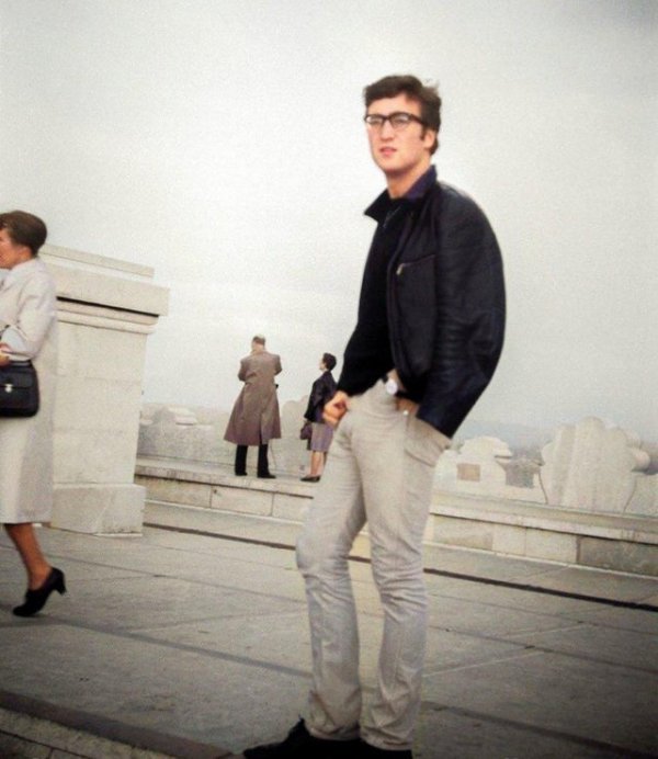 Редкие цветные снимки знаменитостей, которые мало кто видел