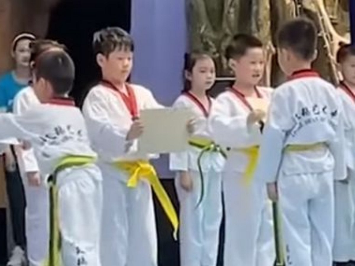 Хитрец помог приятелю выйти победителем в трудной ситуации