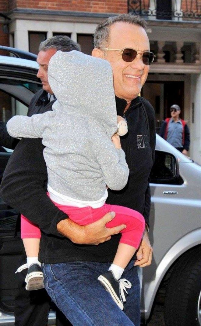 Звезды, которые уже стали бабушками и дедушками