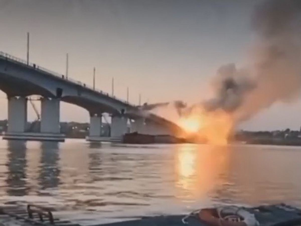 Удар ВСУ по Антоновскому мосту попал на видео