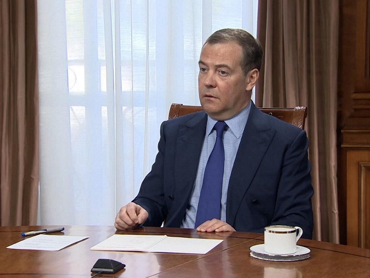 Медведев назвал проект Зеленского по 
