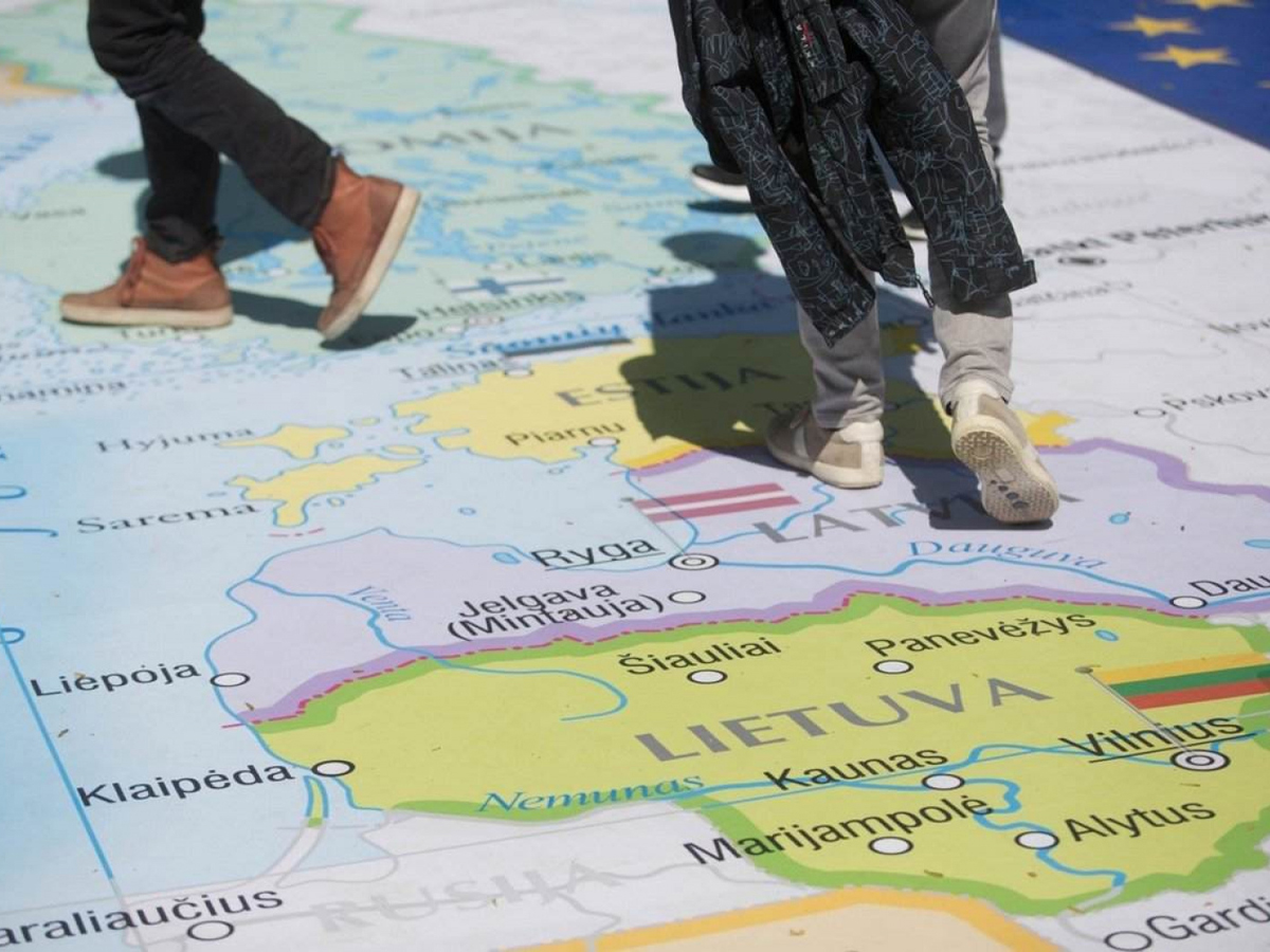 Эстония закрывает границы для россиян с шенгеном