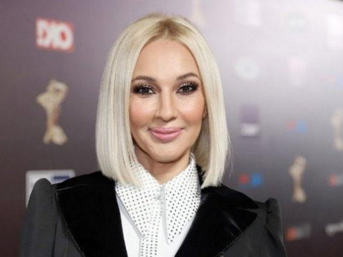 “Ибо пофиг”: Лера Кудрявцева шокировала Сеть честным фото без макияжа
