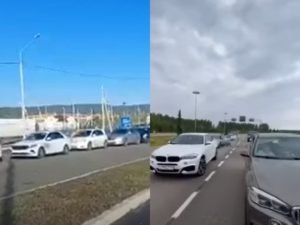 Километровые пробки на границе России и Грузии, Казахстана попали на видео