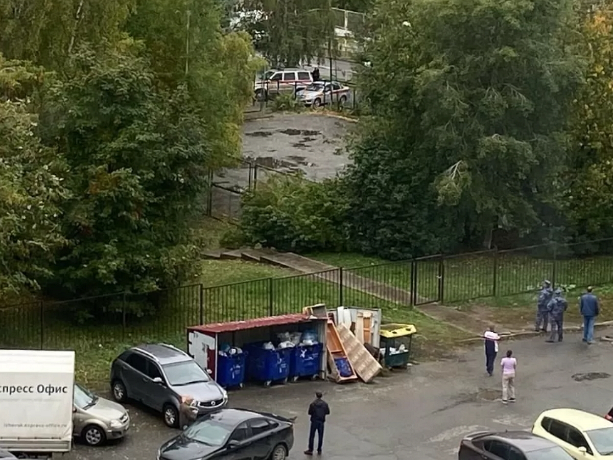 Стрельба в школе Ижевска: 17 человек погибли, стрелок покончил с собой