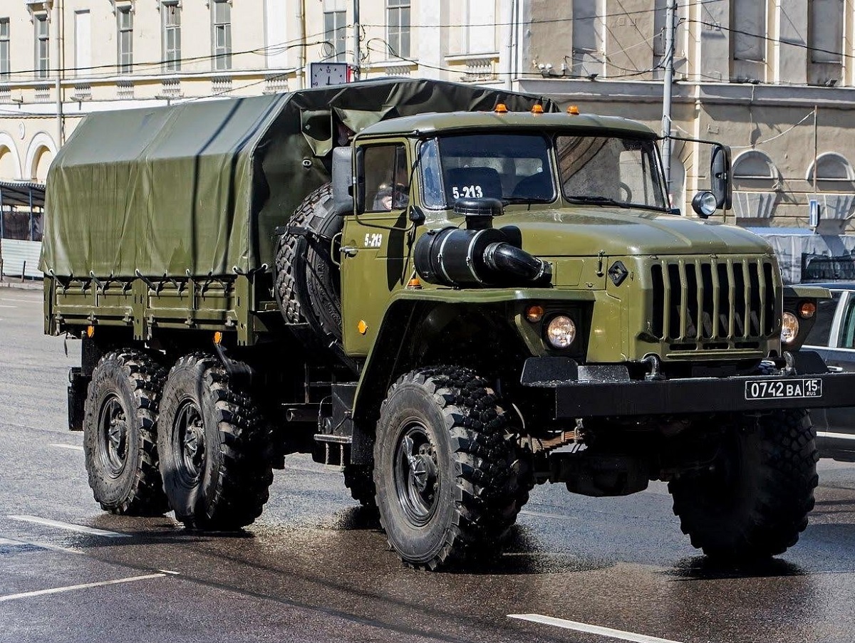СМИ: в Ростовской области разыскивают военный грузовик с диверсантами ВСУ