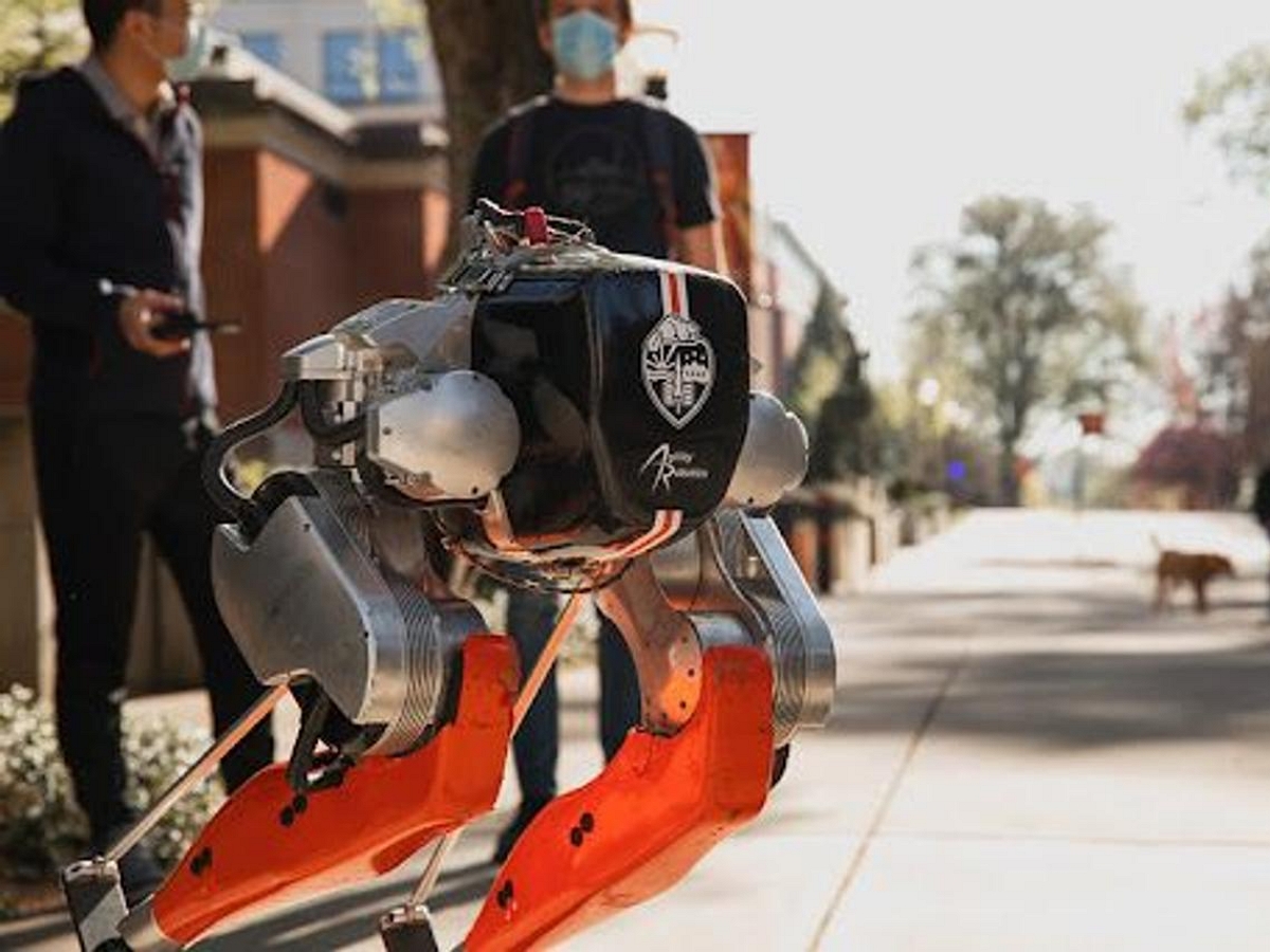 Самый быстрый двуногий робот создан в университете штата Оригон