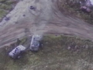 При атаке под Херсоном БМП ВСУ переехала своего же бойца и опрокинулась набок