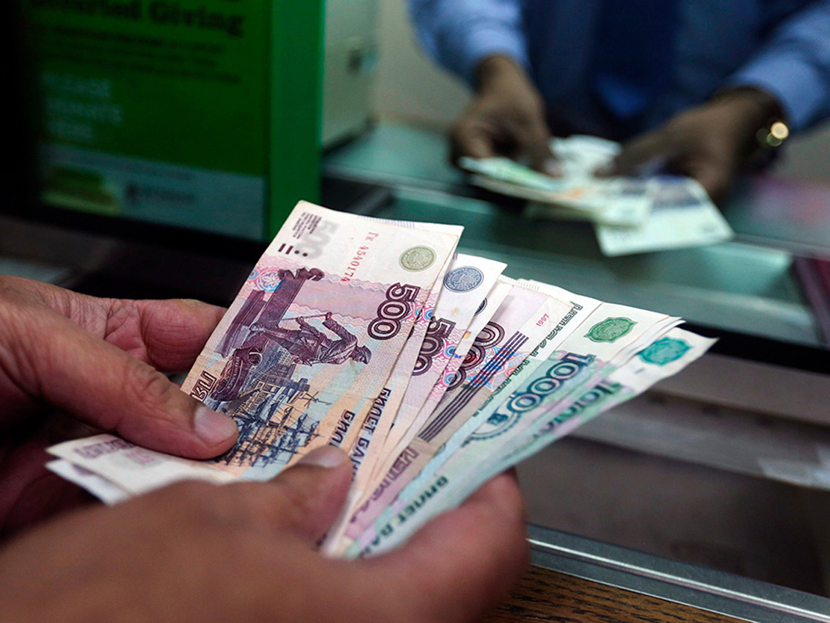 Зампред ЦБ заявил, что валютные счета россиян стали «де-факто рублевыми»