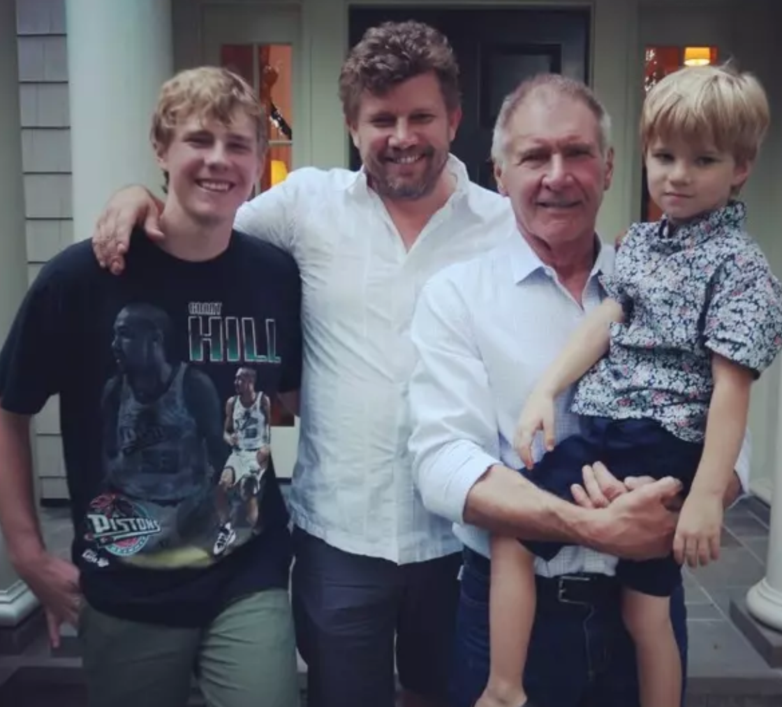 Звезды, которые уже стали бабушками и дедушками