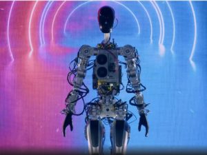 Илон Маск представил робота-гуманоида, который заменит людей на производстве