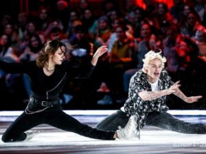 Милохин облизал щеку Медведевой в эфире телешоу «Ледниковый период», возмутив зрителей