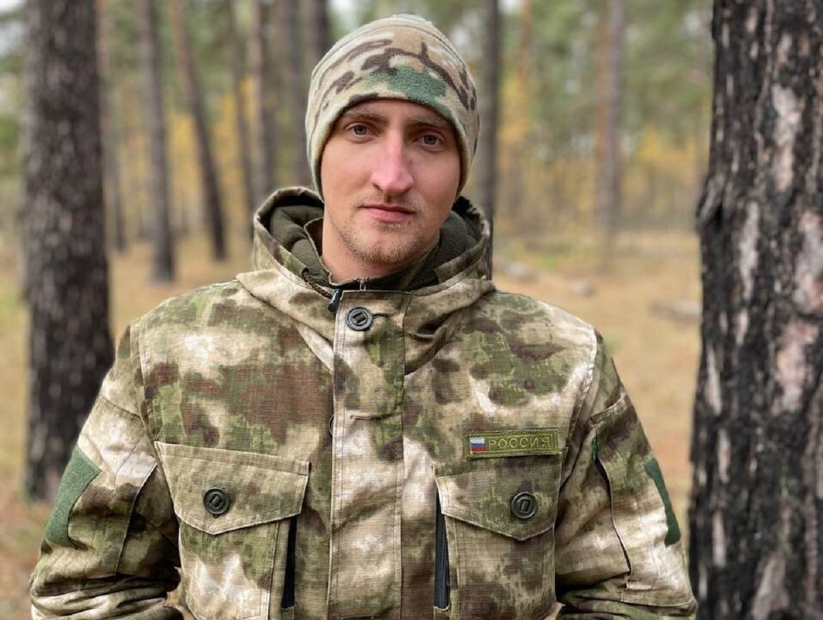 Актер Устинов после участия в незаконном митинге отправился в зону СВО на Украине