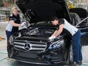 Концерн Mercedes-Benz заявил уходе из России