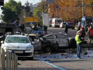 По всей Украине объявлена воздушная тревога: в Киев слышны взрывы