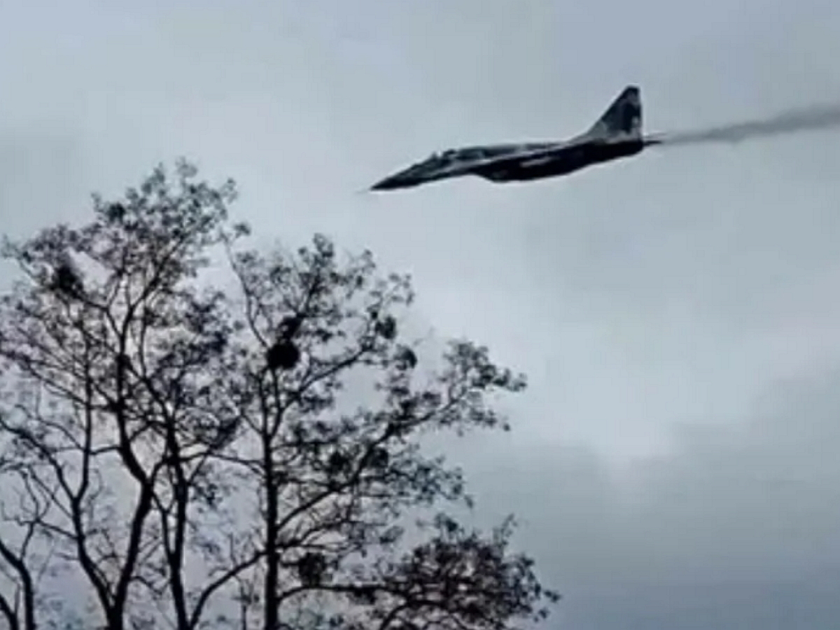 Неудачная погоня украинского истребителя за крылатыми ракетами ВС.РФ попала на видео