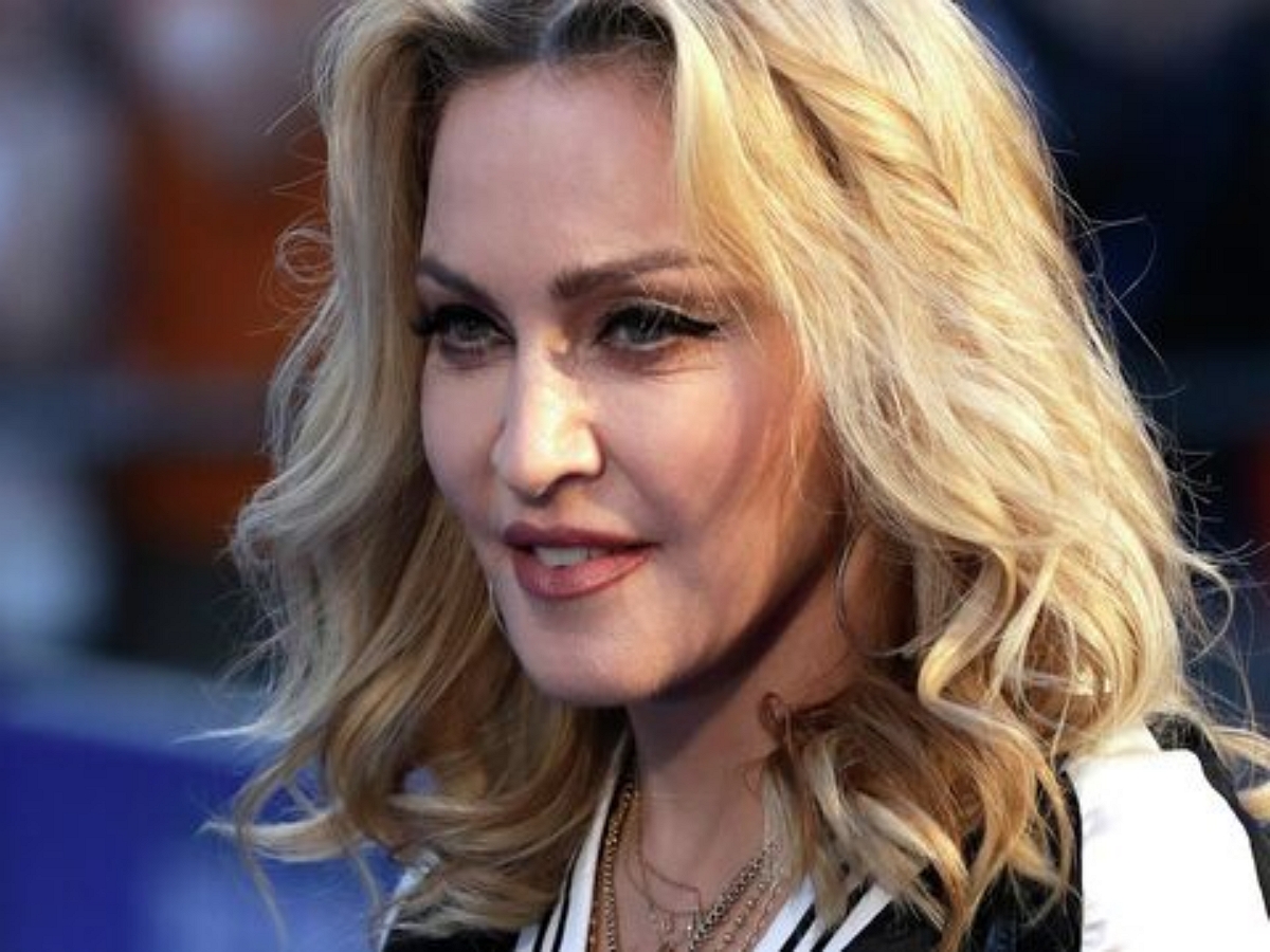 Непристойное видео, выложенное в Сеть, Мадонна оправдала “любовным настроением”