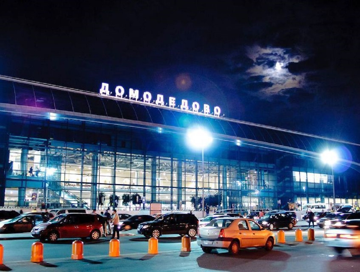 В аэропорту Домодедово грабители отобрали сумки с $4 млн у пассажиров