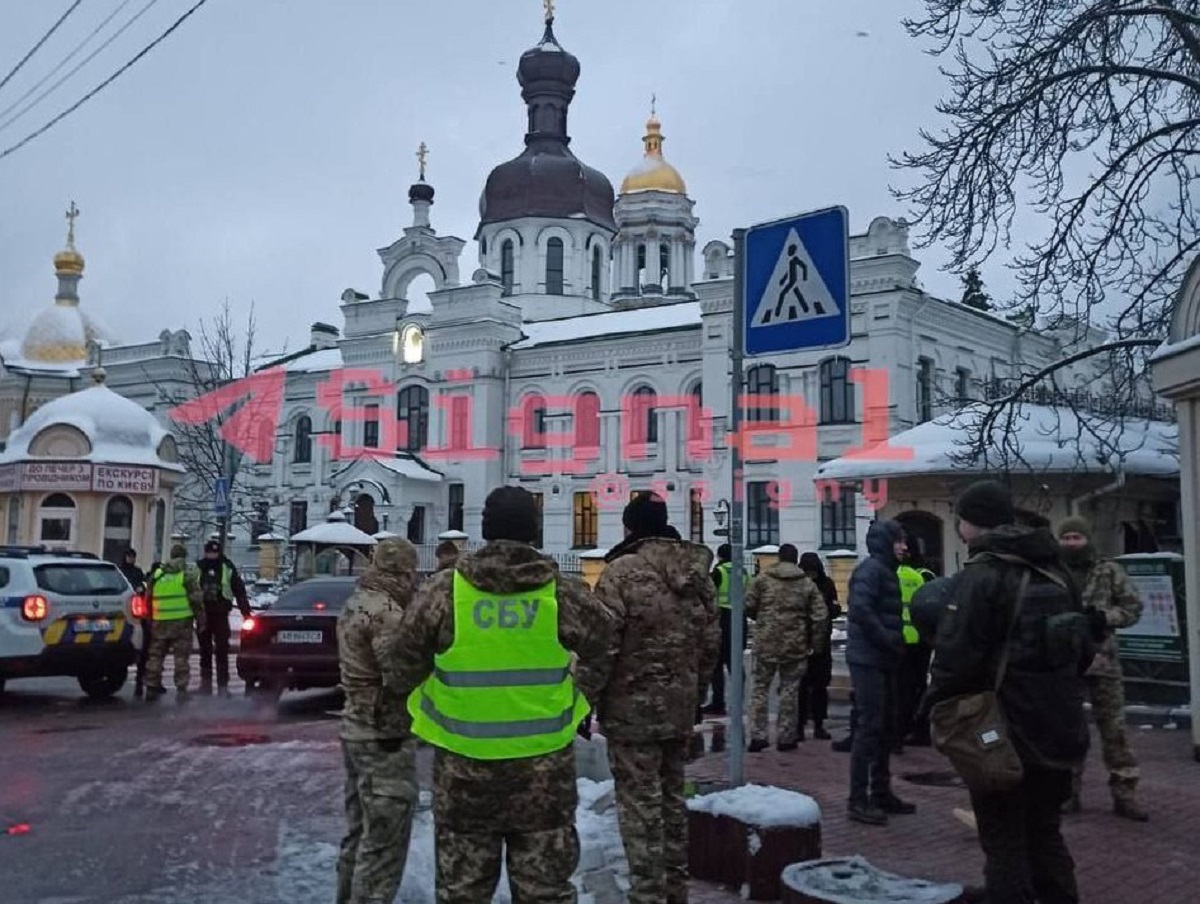 Москва отреагировала на обыски СБУ в Киево-Печерской лавре