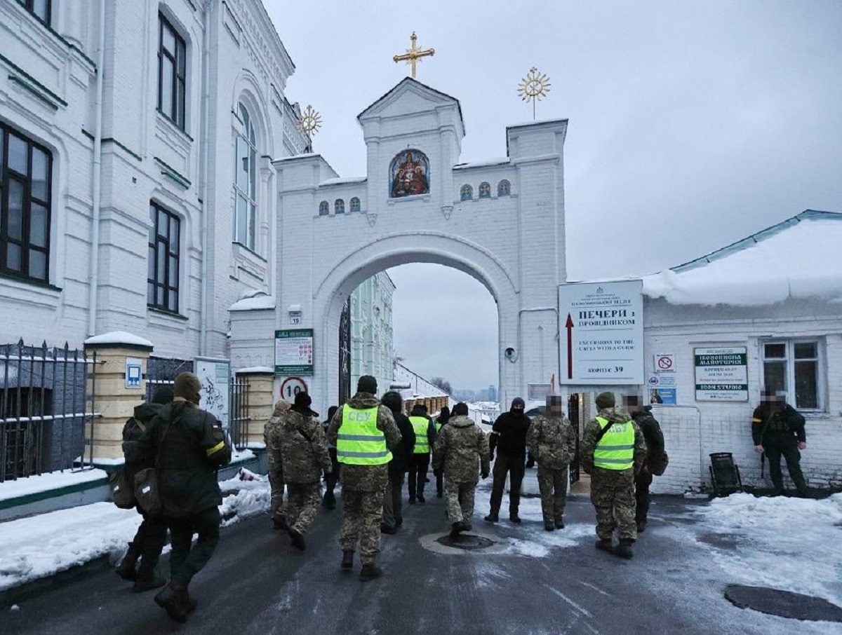 Российский МИД высмеял итоги обысков СБУ в Киево-Печерской лавре