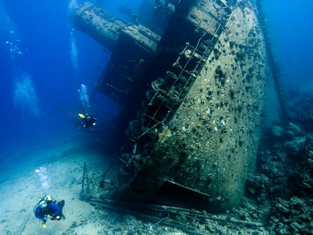 Затонувшие корабли на дне моря