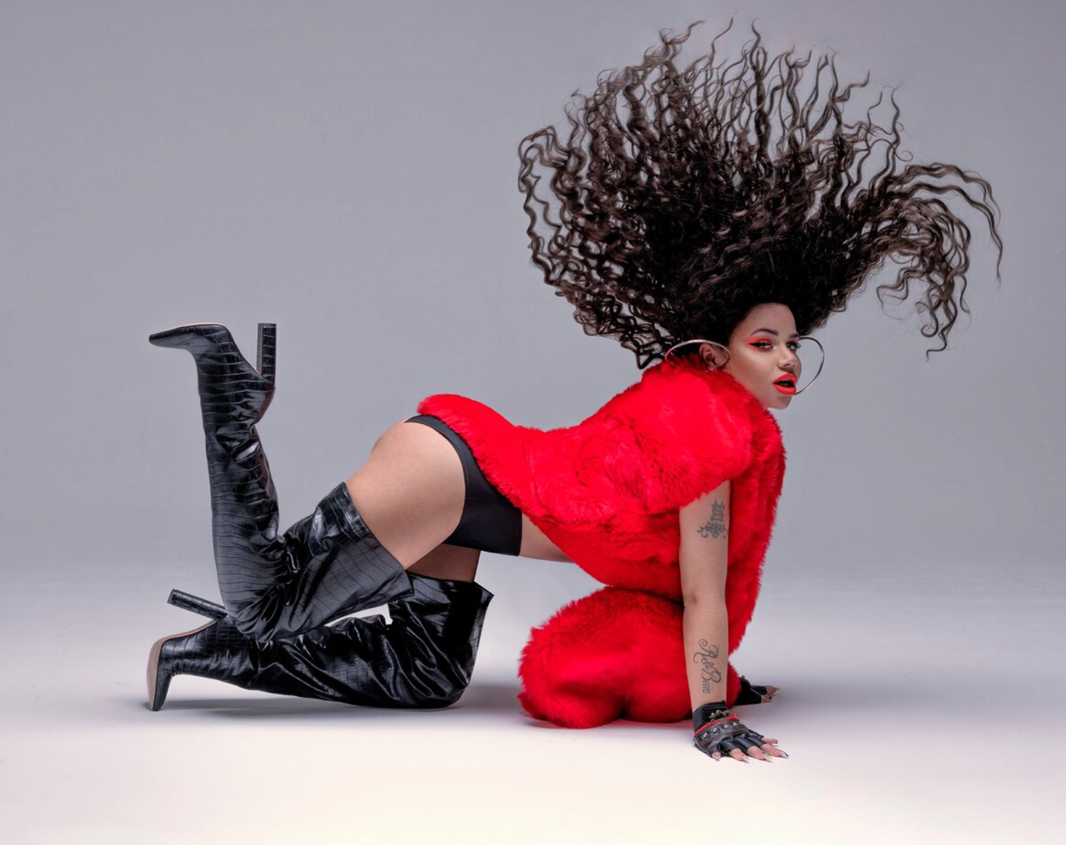 Странные, но соблазнительные образы звезд