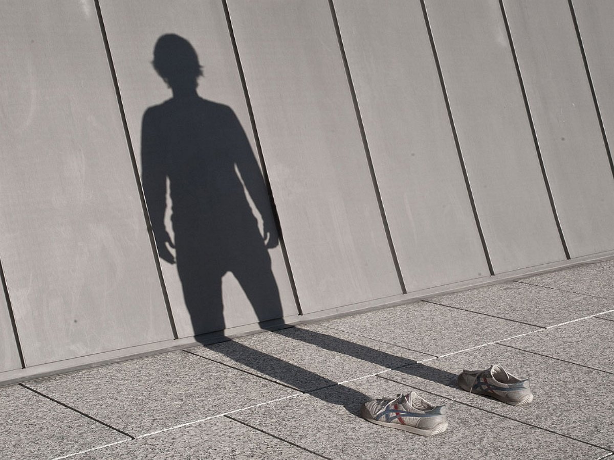 Турист встретился лицом к лицу с собственной тенью