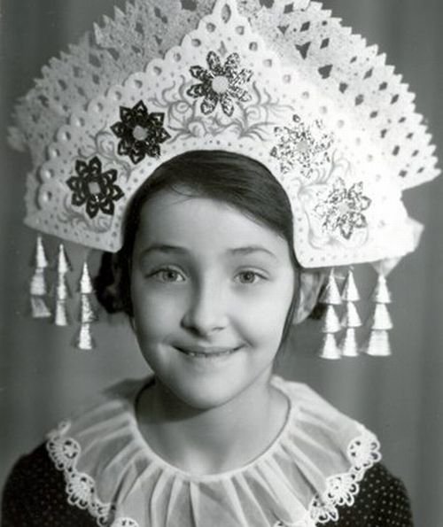 Новогодние фотографии звезд в детстве