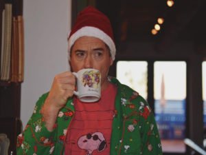 Знаменитости поделились новогодней атмосферой с поклонниками