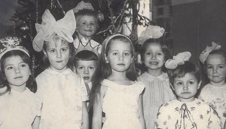 Новогодние фотографии звезд в детстве