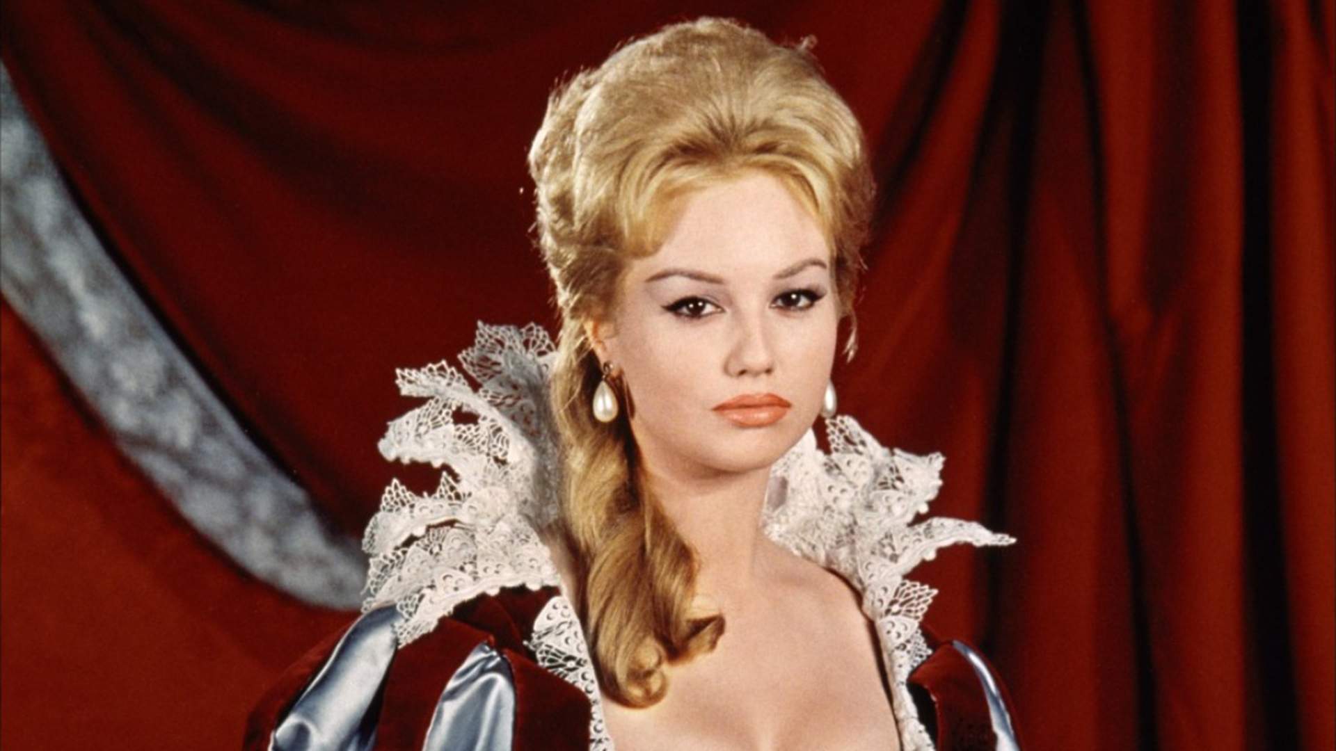 Знаменитости, которых мы потеряли в 2022 году (часть 2)