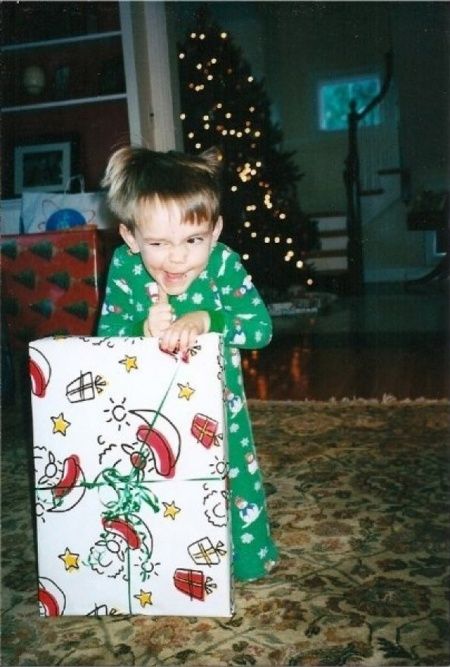 Новогодние фотографии звезд в детстве