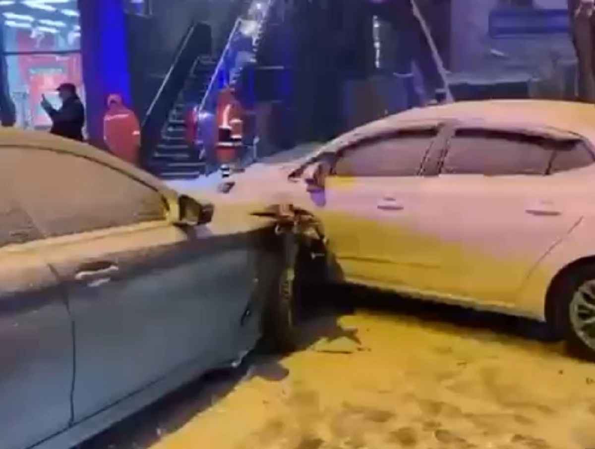 В Москве бизнесмен на BMW сбил троих пешеходов, один из них погиб