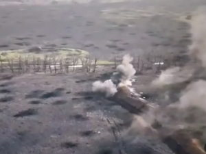 Ожесточенная артиллерийская дуэль в районе Бахмута попала на видео