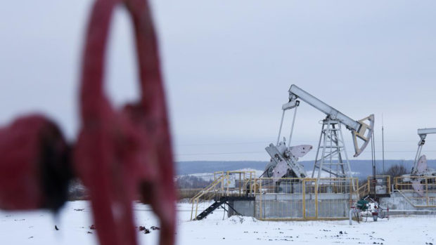 СМИ: РФ готовит три варианта ответа на введение потолка цен на российскую нефть