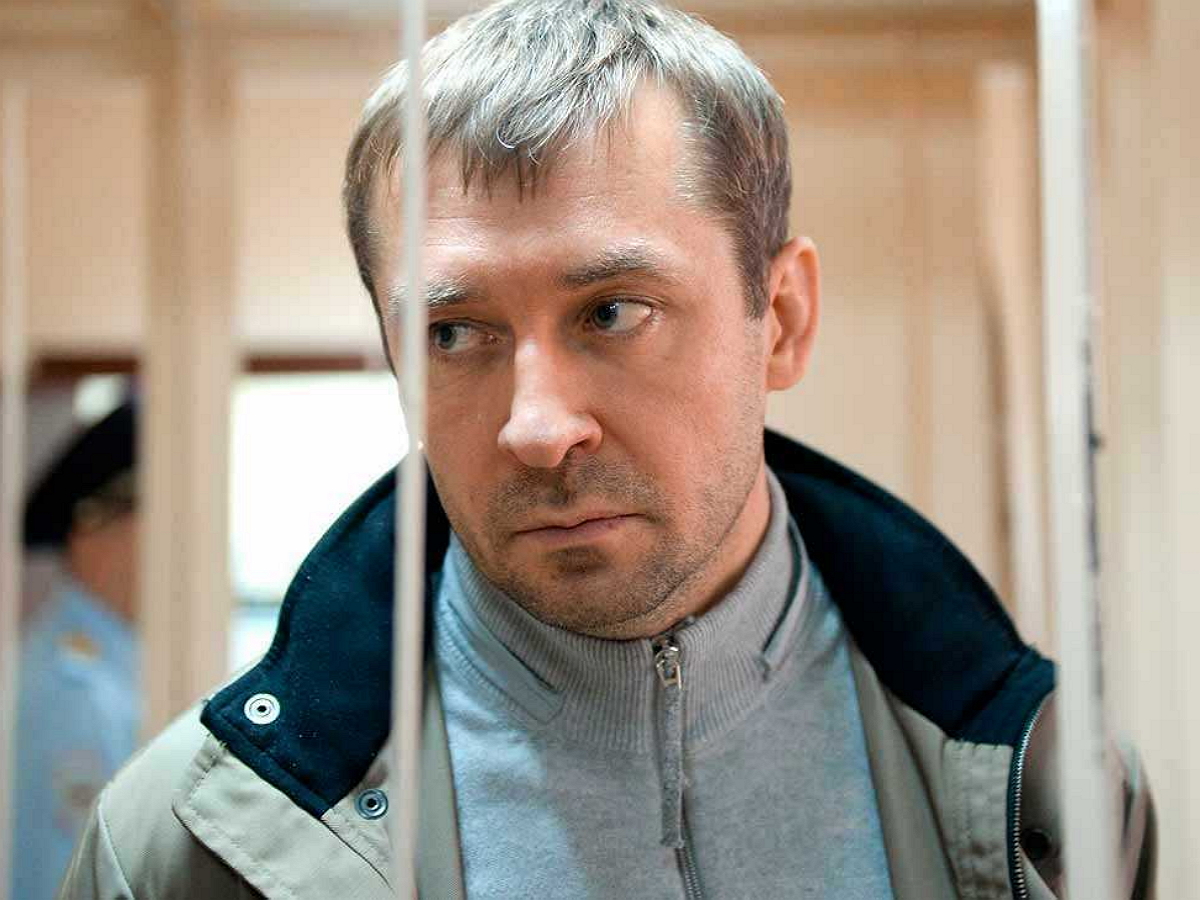 У осужденного за взяточничество экс-полковника Захарченко нашли еще две квартиры с деньгами