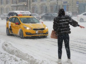 Госдума приняла закон о работе такси