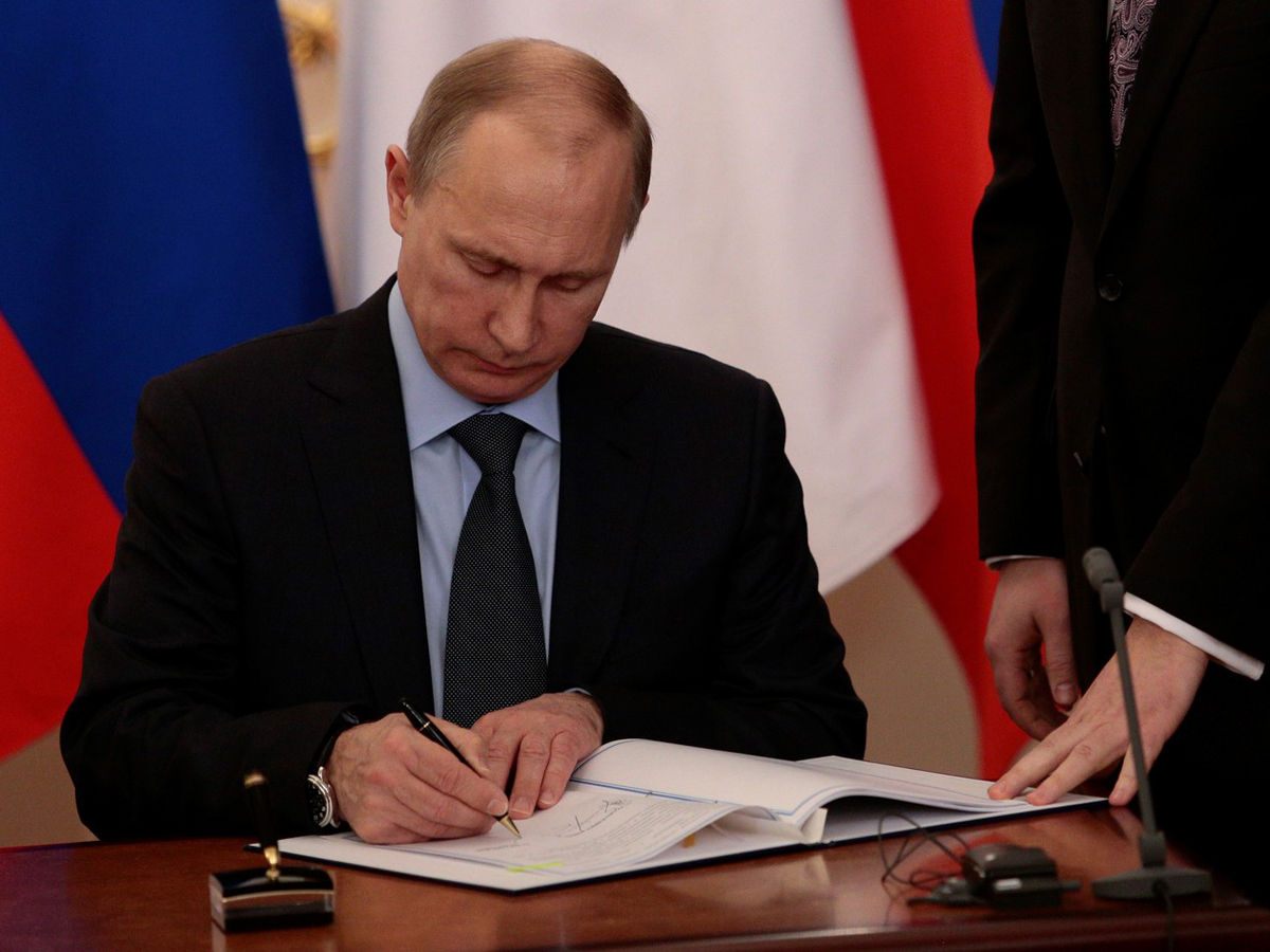 Путин запретил экспорт российской нефти по потолку цен с 1 февраля